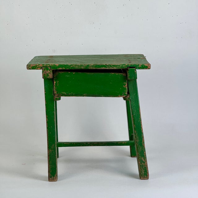 Early 19th Century Exquisite 19th Century Primitive One Drawer Side Wooden Table in Green Paint For Sale - Image 5 of 18