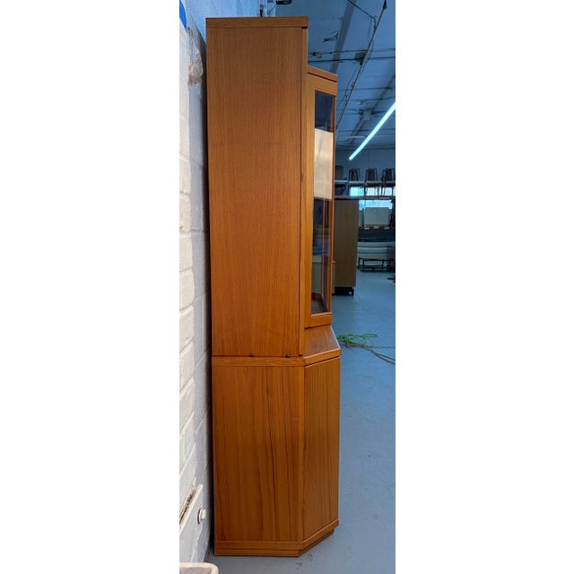 Vintage Teak Buffet Hutch Display Cabinet by Design Furniture Mfg. Ltd. For Sale - Image 4 of 14