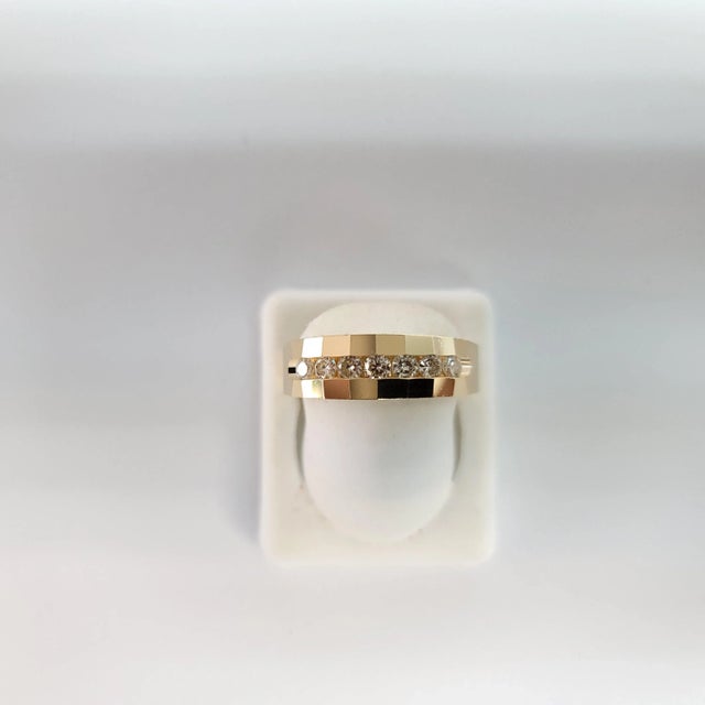 Contemporary 1 CT. Mens Diamond Wedding Band 14k Yellow Gold, Size 6 For Sale - Image 3 of 4