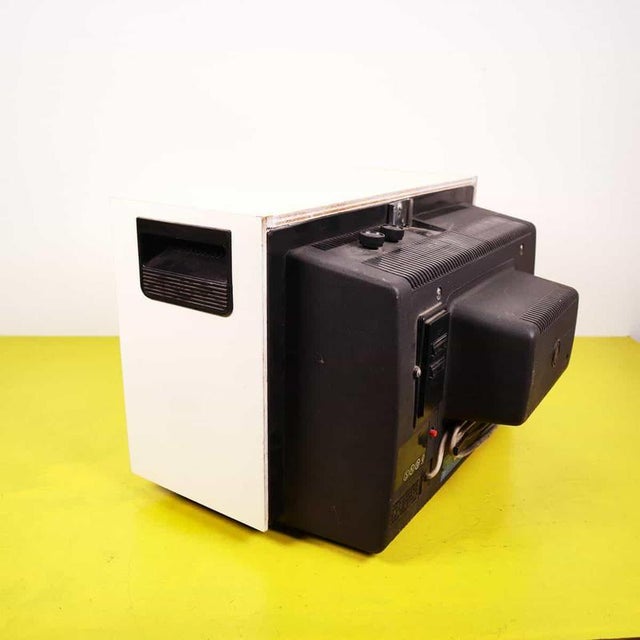 Trinitron KV-1310E Television from Sony For Sale - Image 10 of 11