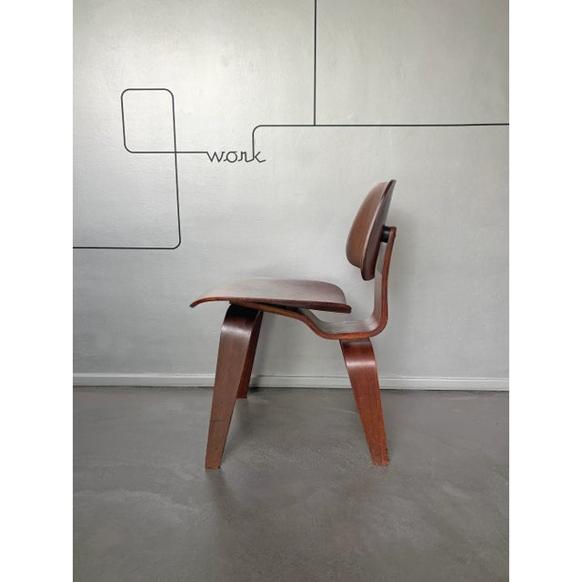 1940s DCW Dining Chair in Wood by Charles & Ray Eames, 1945 For Sale - Image 5 of 18