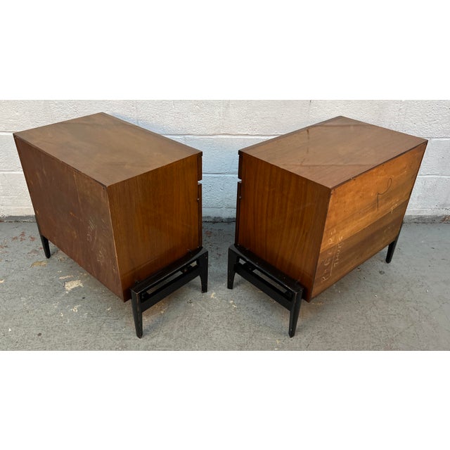 Mid 20th Century Pair of Helen Hobey Walnut Nightstands by Baker Furniture, Attributed For Sale - Image 10 of 14