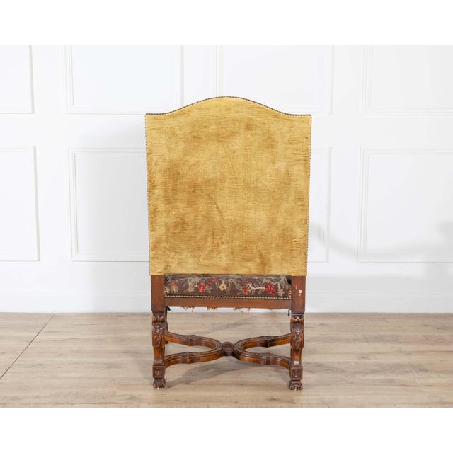 Louis XV Carved Walnut Armchair from Tuscany, 18th Century For Sale - Image 13 of 18