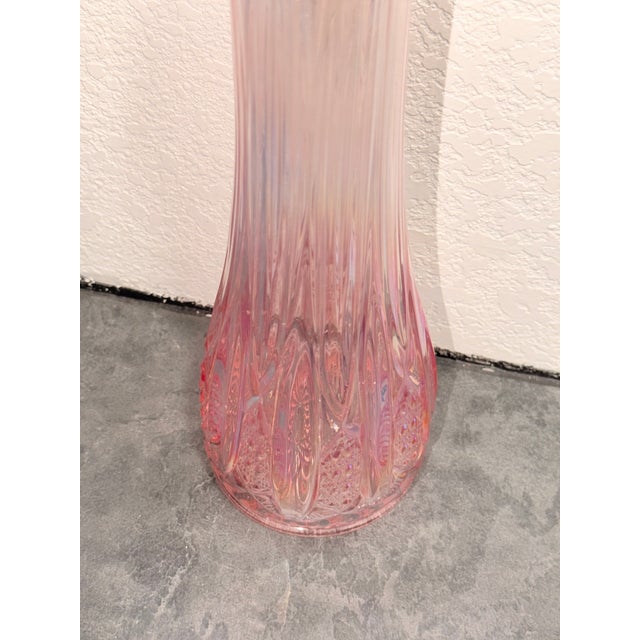 1960s l.e. Smith Pink Iridescent Carnival Glass Swung Vase, "Diamond Butt" Pattern. Approx 17.5” Tall For Sale - Image 10 of 12