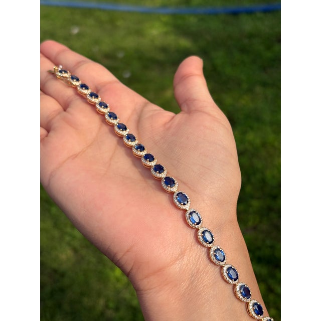 Art Deco 10.02 Carat Deep Blue Sapphire Wedding Bracelet in 18k Solid Gold For Sale In New York - Image 6 of 15