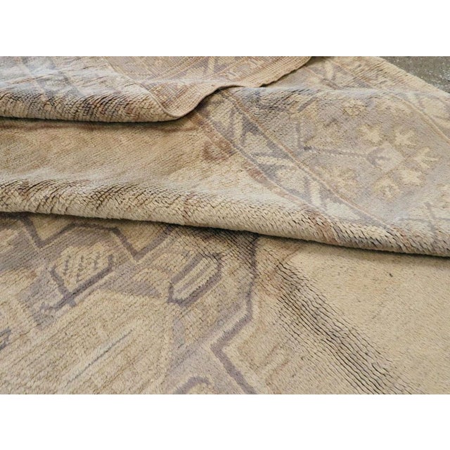 Textile Galerie Shabab Collection Early 20th Century Turkish Oushak Room Size Carpet For Sale - Image 7 of 7