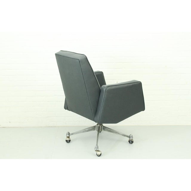 Metal Model 98 Office Chair by Theo Ruth for Artifort, 1960s For Sale - Image 7 of 15