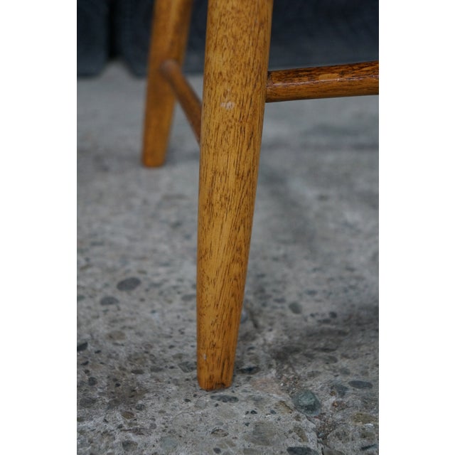 Wood 4 Antique American Oak Windsor Bow Back Chairs Saloon Pub Tavern Caboose Seats For Sale - Image 7 of 18