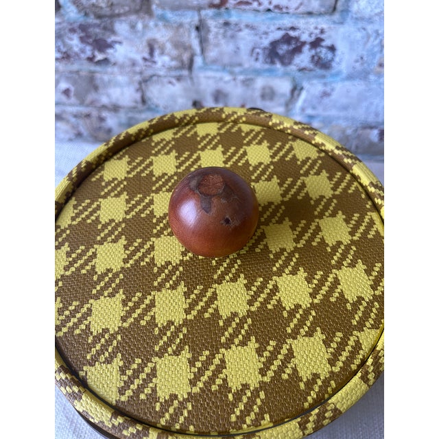 Vintage Plaid Ice Bucket With Leather Handle and Wooden Lid Knob - Mid-Century Modern For Sale - Image 4 of 6