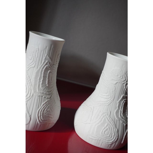 1960s Vintage German Vases in Biscuit Porcelain from AK Kaiser, 1960s, Set of 4 For Sale - Image 5 of 10