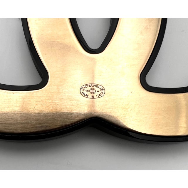 Chanel Chanel Paris Brooch Fall 2010 Massive Cc Black Resin For Sale - Image 4 of 4