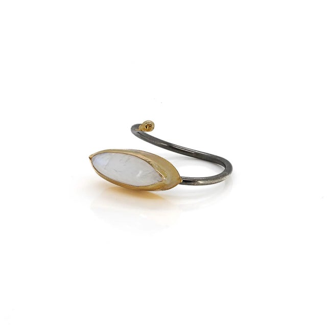Good Fortune Moon Stone Ring, Size 5 For Sale In Miami - Image 6 of 8