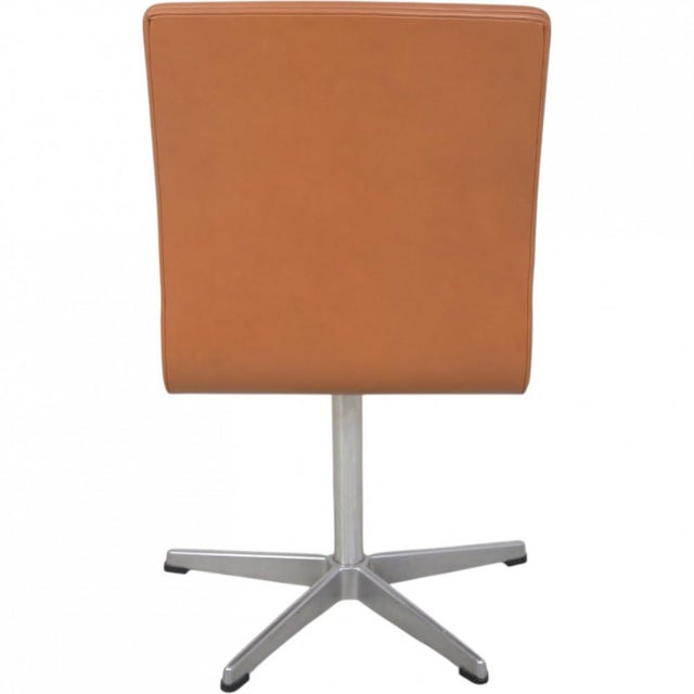 Brown Vintage Oxford Chair in Cognac Leather by Arne Jacobsen, 1980s For Sale - Image 8 of 13