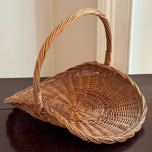 Tan Mid-20th Century French-Style Flower Gathering Basket For Sale - Image 8 of 11