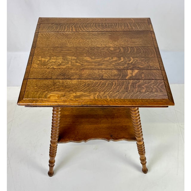 Brown Early 20th Century Victorian Quarter-Sawn Tiger Oak Two-Tier Parlor Table With Spool-Turned Legs For Sale - Image 8 of 11
