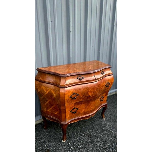 Vintage Goldsmith's of Harrisburg Pa Parquetry Bombe Commode | Louis XV Style Figured Wood 4-Drawer Chest For Sale - Image 12 of 12