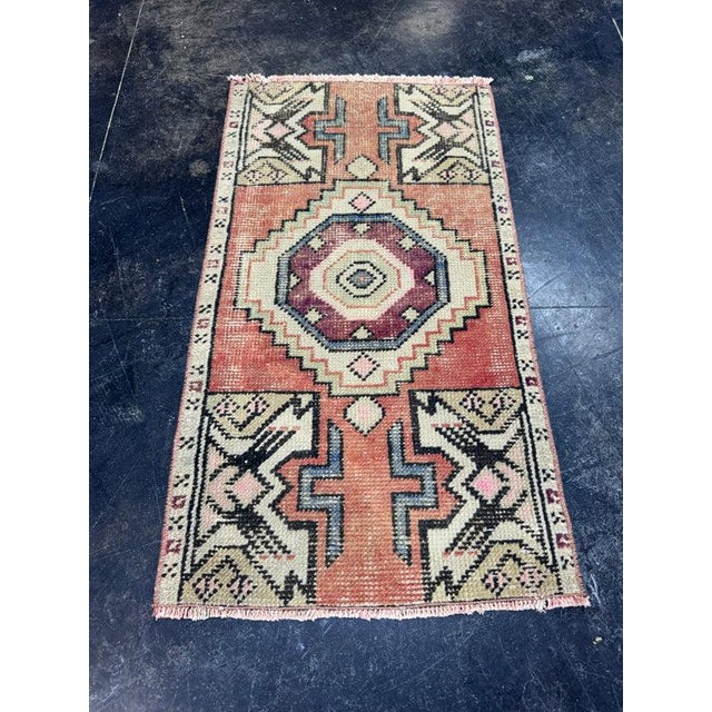 Turkish Yastik Rug 1'6" x 2'8" For Sale - Image 4 of 5