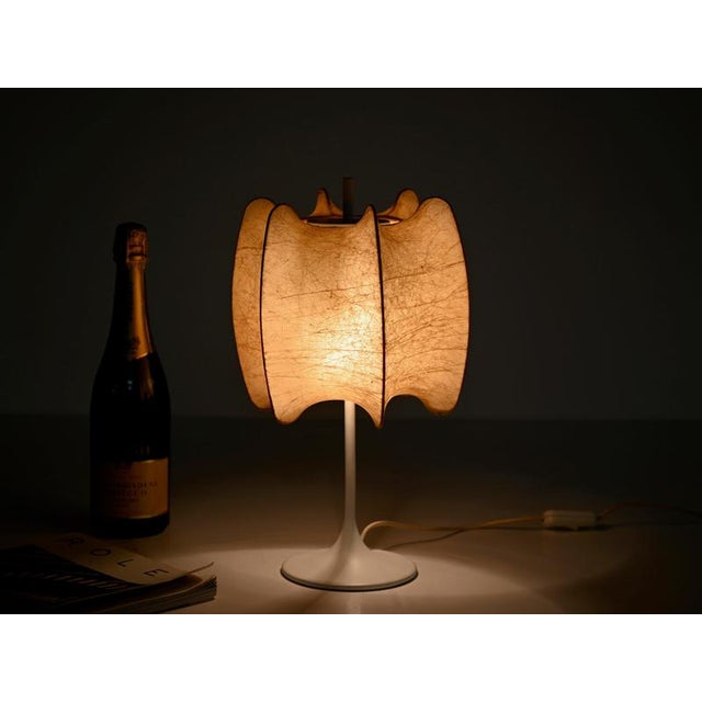 Beige Tulip Cocoon Table Lamp with Brass Base attributed to Castiglioni for Hille, Italy, 1960s For Sale - Image 9 of 13