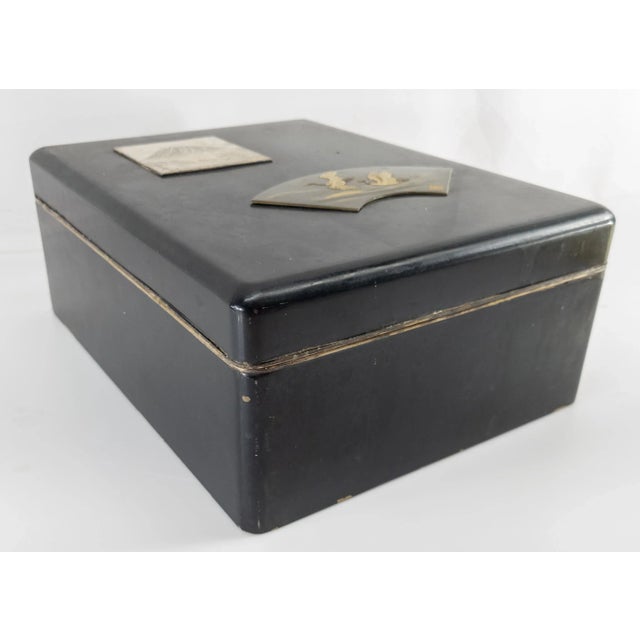 19th Century Japanese Meiji Lacquered Box For Sale In New York - Image 6 of 11