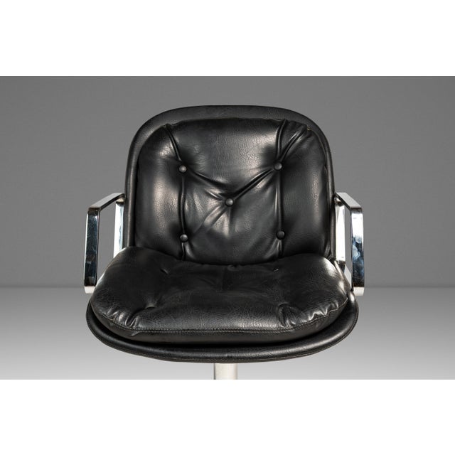 Mid-Century Modern High-Stance Office Chair in Chrome and Vinyl After Charles Pollock, Usa, C. 1960's For Sale - Image 10 of 18