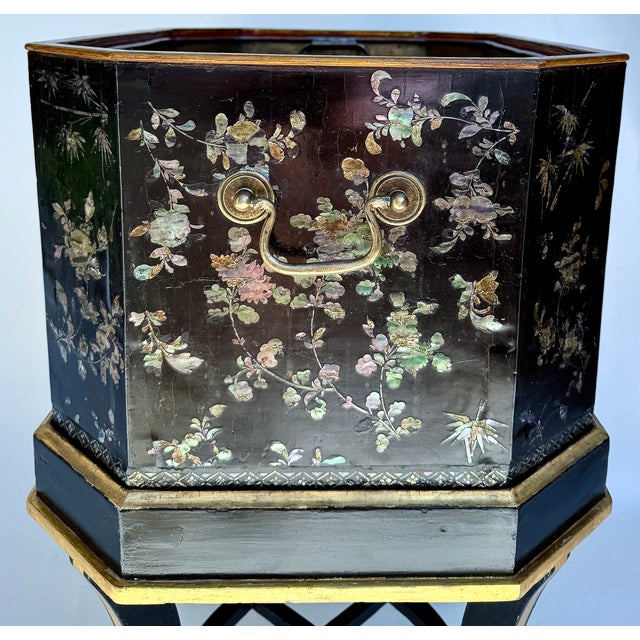 Regency Chinese Export Black Lacquer Jardinière With Mother-of-Pearl Inlay on Stand, Circa 1810 For Sale - Image 10 of 17
