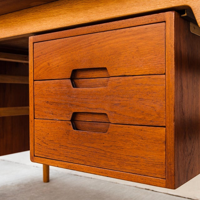 Brown 1960s Large Danish Teak & Oak Expandable Executive Desk After Arne Vodder For Sale - Image 8 of 18