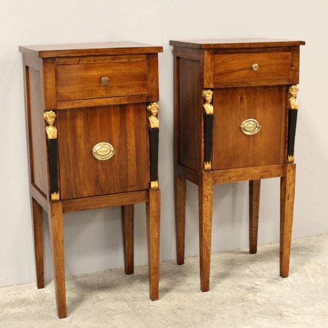 Italian Directoire Bedside Tables in Walnut, 1790s, Set of 2 For Sale - Image 3 of 14