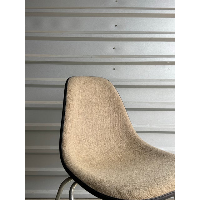 Mid-Century Modern Vintage Herman Miller DSS Chair (Upholstered) For Sale - Image 3 of 10