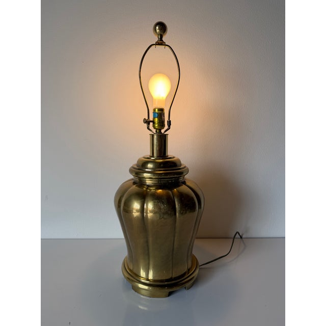 Hollywood Regency Vintage Frederick Cooper–Style Urn Shape Solid Brass Table Lamp For Sale - Image 3 of 11