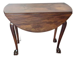 18th Century American Walnut Drop Leaf Gate Leg Table Chippendale Foot