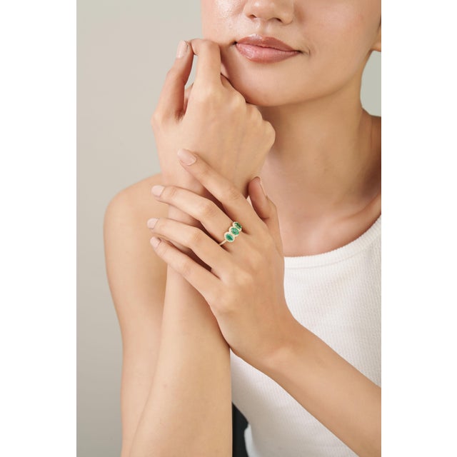 1.35ct Emerald Diamond Three-Stone Art Deco Ring Size 9 in 18k Yellow Gold For Sale - Image 4 of 18