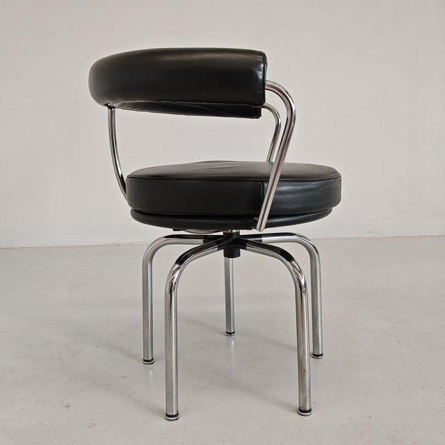Black Leather LC7 Swivel Armchair by Charlotte Perriand for Cassina, 1980s For Sale - Image 16 of 18