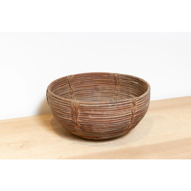 Vintage Farmhouse Wicker Basket For Sale - Image 4 of 6