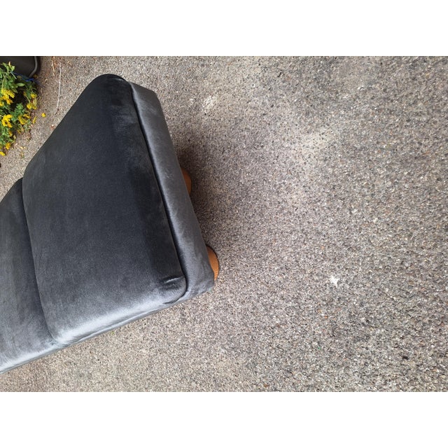 1990s Bench in Electric Grey Velvet with Conical Wooden Legs, 1990s For Sale - Image 5 of 12