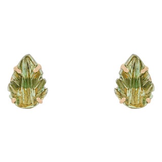 Modern 1.6ct Carved Green Tourmaline Leaf Stud Earrings in 14k Yellow Gold- 2 Pieces For Sale