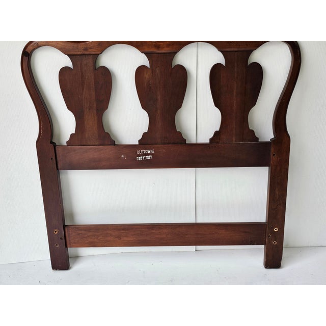 1970s Mid-Century Oldtowne Solid Cherry Georgian Style Twin Size Headboard For Sale In Washington DC - Image 6 of 8