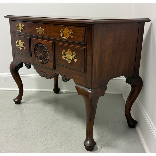 Queen Anne Late 20th Century Henkel Harris Solid Mahogany Philadelphia Queen Anne Lowboy Chest For Sale - Image 3 of 17