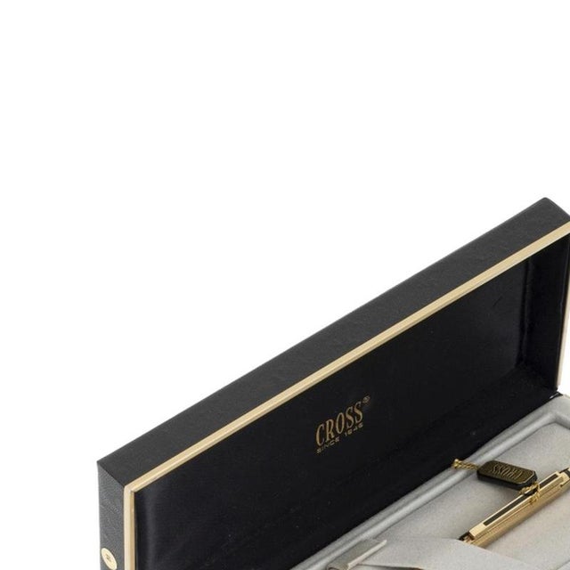 Pens - Cross pen set. American, 1980s, Signature model, each in its own case with certificates, including one fountain pen...