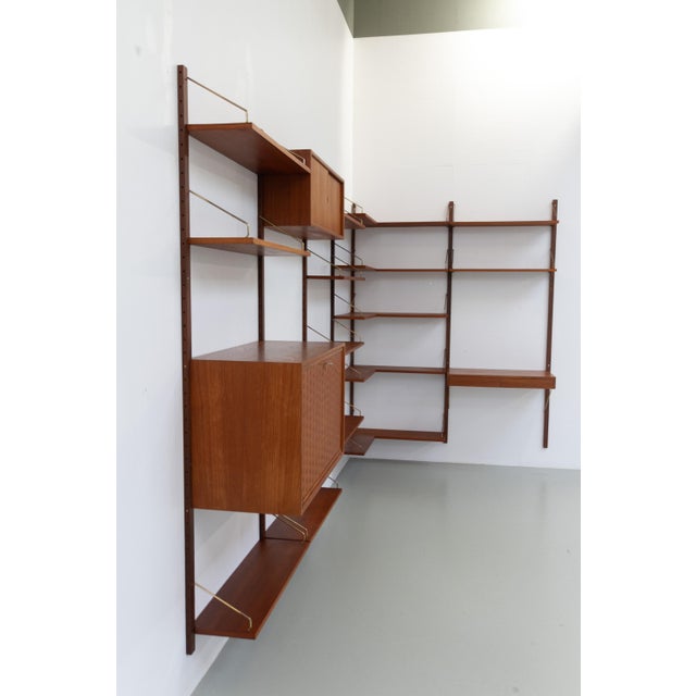 Mid-Century Modern Danish Six-Bay Modular Teak Corner Wall Unit by Poul Cadovius for Cado, 1960s For Sale - Image 3 of 18