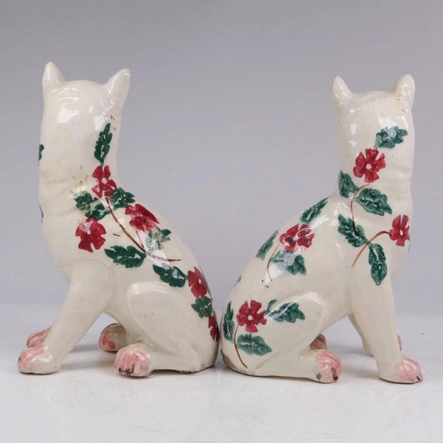 Antique Sponge Ware Pottery Mantel Cats in the style of Wemyss, 1890s, Set of 2 For Sale - Image 6 of 13