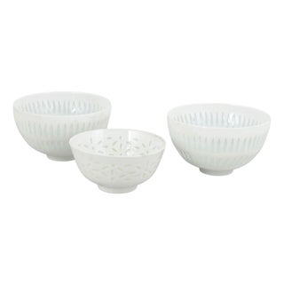 Small Bowls in White Porcelain by Friedl Holzer-Kjellberg, Set of 3 For Sale