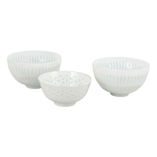 Small Bowls in White Porcelain by Friedl Holzer-Kjellberg, Set of 3 For Sale