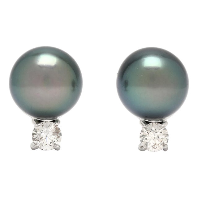 0.35ctw Tahitian Pearl & Diamond Stud Earrings, 14k White Gold, Length .5 In., Pair For Sale