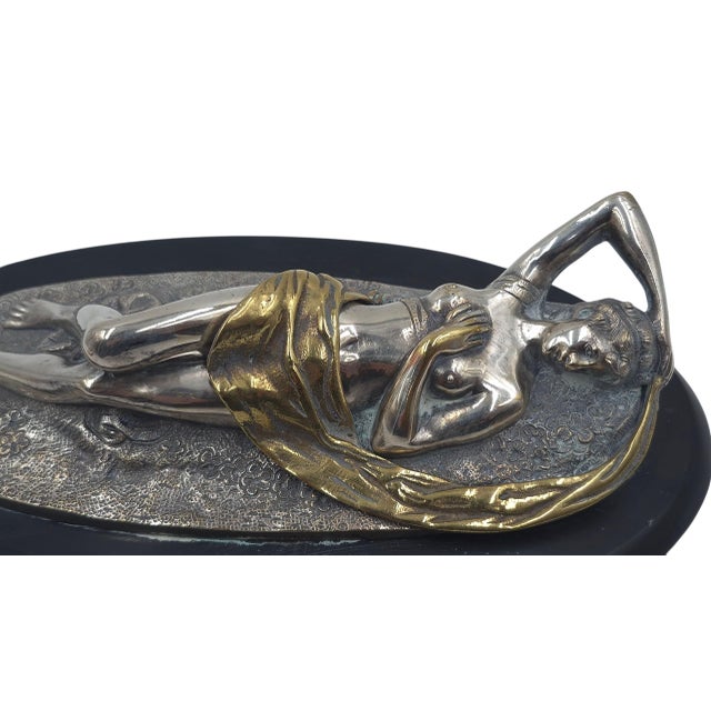 Metal 1920s Art Deco Silvered and Gilt Bronze Reclining Nude Sculpture – Attributed to Franz Bergman For Sale - Image 7 of 9