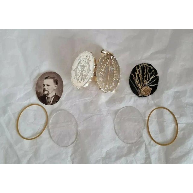 Gold Victorian Sterling Silver Oval Locket & Chain, 1890 For Sale - Image 8 of 12