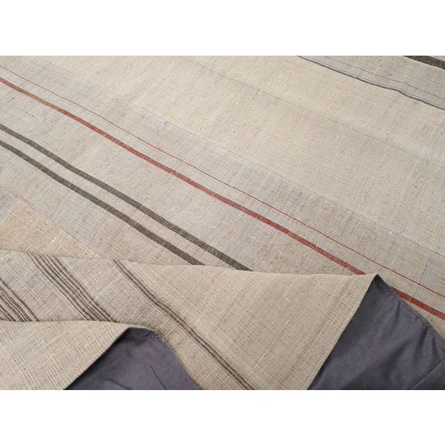 Galerie Shabab Collection Mid-20th Century Handmade Turkish Flatweave Kilim Room Size Carpet For Sale In New York - Image 6 of 7