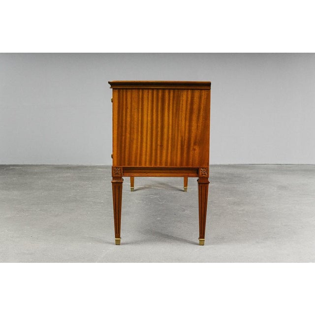 English Style Sideboard in Mahogany For Sale - Image 5 of 14