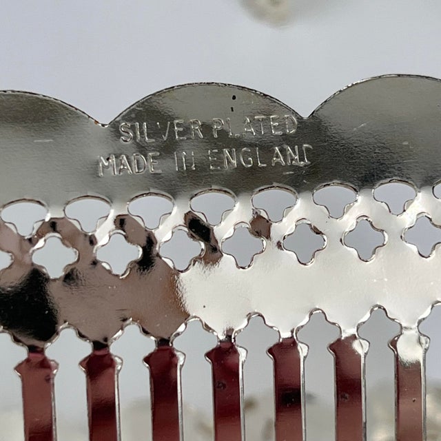 Mid-Century English Silverplate Scallop Shell Cracker Server Baskets or Biscuit Troughs - Set of 2 For Sale - Image 11 of 11