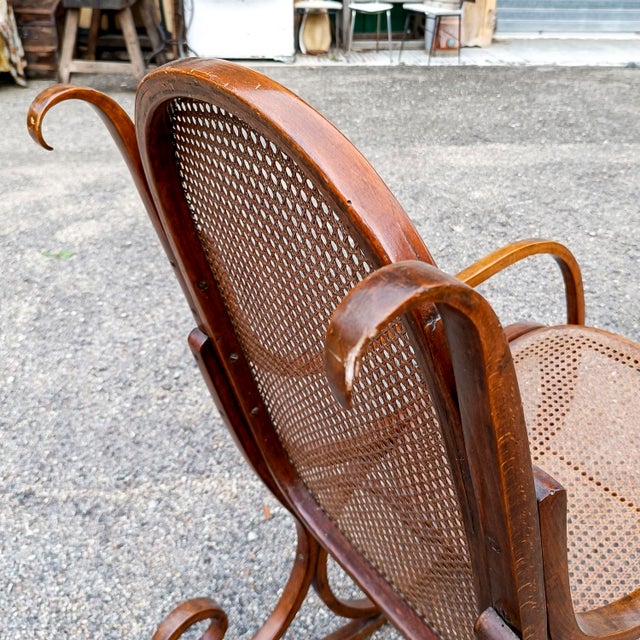 Bentwood and Wicker Rocking Chair from Thonet, 1930s For Sale - Image 4 of 16