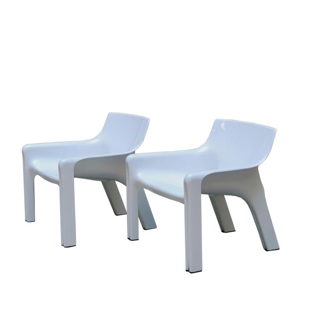 Set of Italian White Vicario Chairs by Vico Magistretti for Artemide, 1970s For Sale - Image 6 of 8